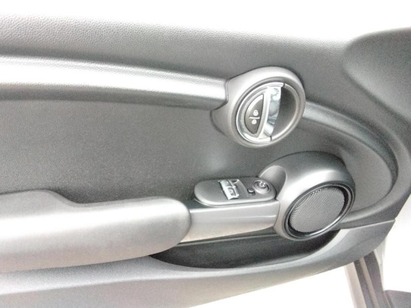 Occasion MINI Mini One 102ch 2017 Moonwalk Grey 10990 € à Lesménils