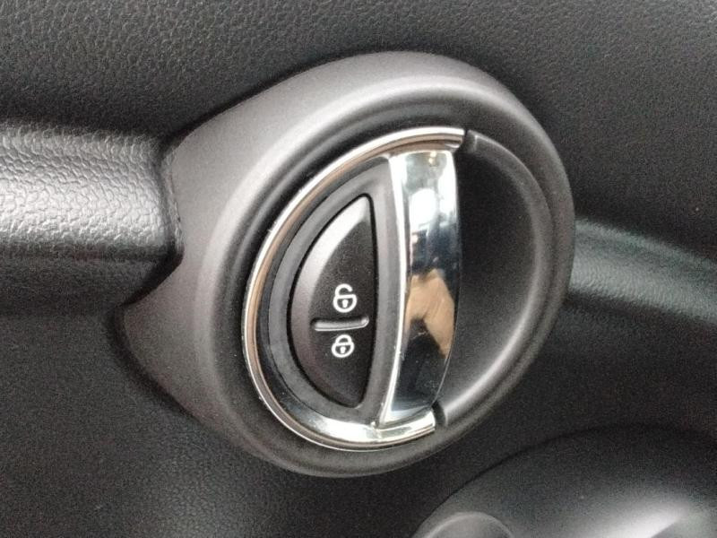 Occasion MINI Mini One 102ch 2017 Moonwalk Grey 10990 € à Lesménils