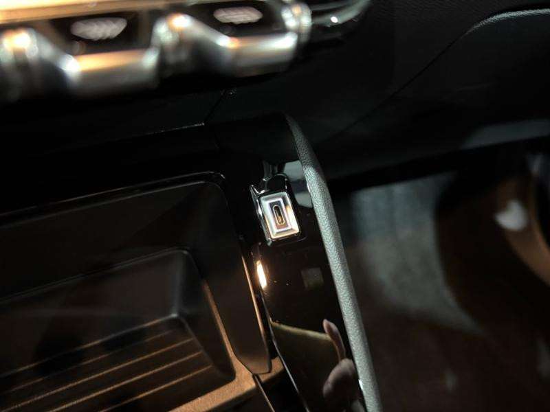 Occasion PEUGEOT 2008 1.2 PureTech 100ch S&S Active 2024 Blanc Okénite (M) 16290 € à Lesménils