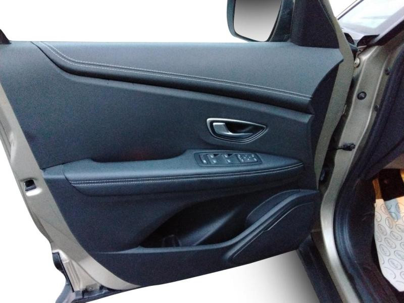 Occasion RENAULT Grand Scenic 1.3 TCe 140ch energy Business Intens 7 places 2018 Beige Dune 15990 € à Lesménils