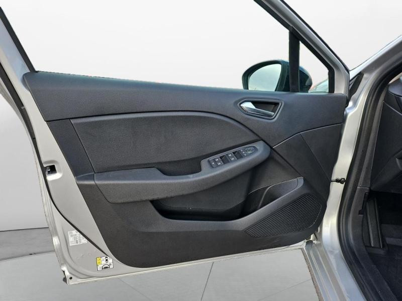 Used RENAULT Clio 1.5 Blue dCi 100ch Evolution 2023 Gris Platine € 15290 in Lesménils