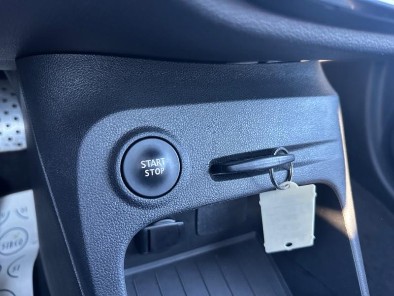 Occasion RENAULT Captur 1.2 TCe 120ch energy Intens EDC 2018 Rouge Flamme/Noir Etoilé 12970 € à Lesménils