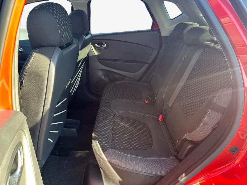 Occasion RENAULT Captur 1.2 TCe 120ch energy Intens EDC 2018 Rouge Flamme/Noir Etoilé 12970 € à Lesménils