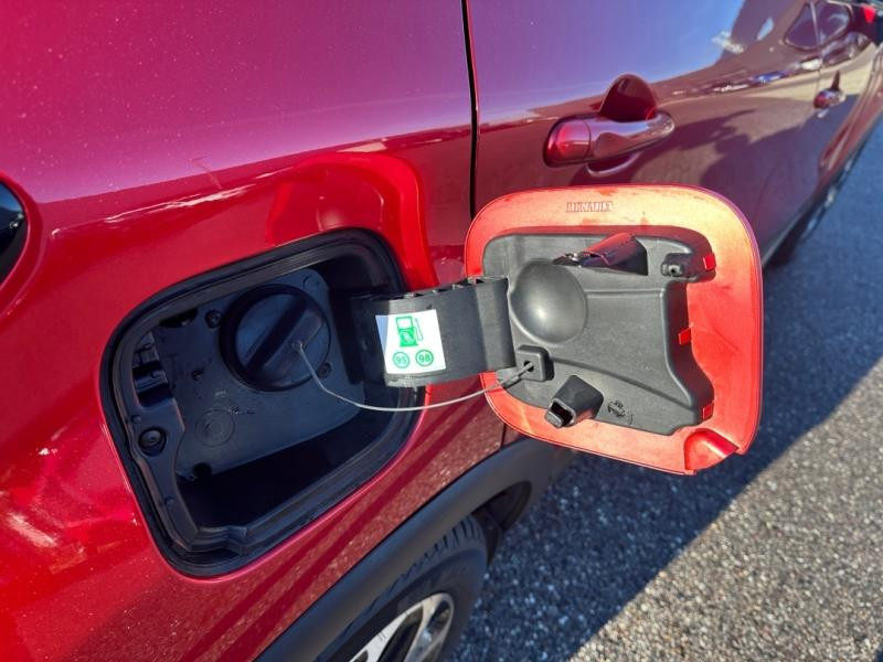 Occasion RENAULT Captur 1.2 TCe 120ch energy Intens EDC 2018 Rouge Flamme/Noir Etoilé 12970 € à Lesménils