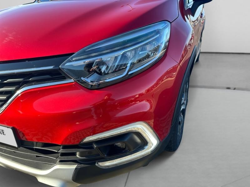 Occasion RENAULT Captur 1.2 TCe 120ch energy Intens EDC 2018 Rouge Flamme/Noir Etoilé 12970 € à Lesménils