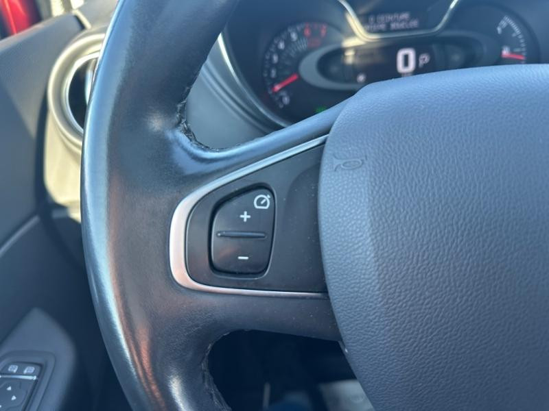 Occasion RENAULT Captur 1.2 TCe 120ch energy Intens EDC 2018 Rouge Flamme/Noir Etoilé 12970 € à Lesménils