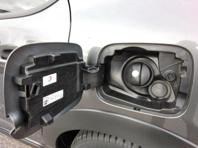 Occasion CITROEN C3 PureTech 82ch Graphic S&S E6.d 2019 Gris Platinium - Noir Onyx 8990 € à Lesménils