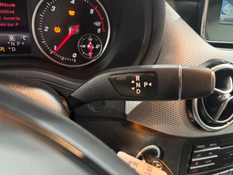 Occasion MERCEDES-BENZ Classe B 180 d 109ch Sensation 7G-DCT 2016 Bleu Cavansite 16170 € à Lesménils