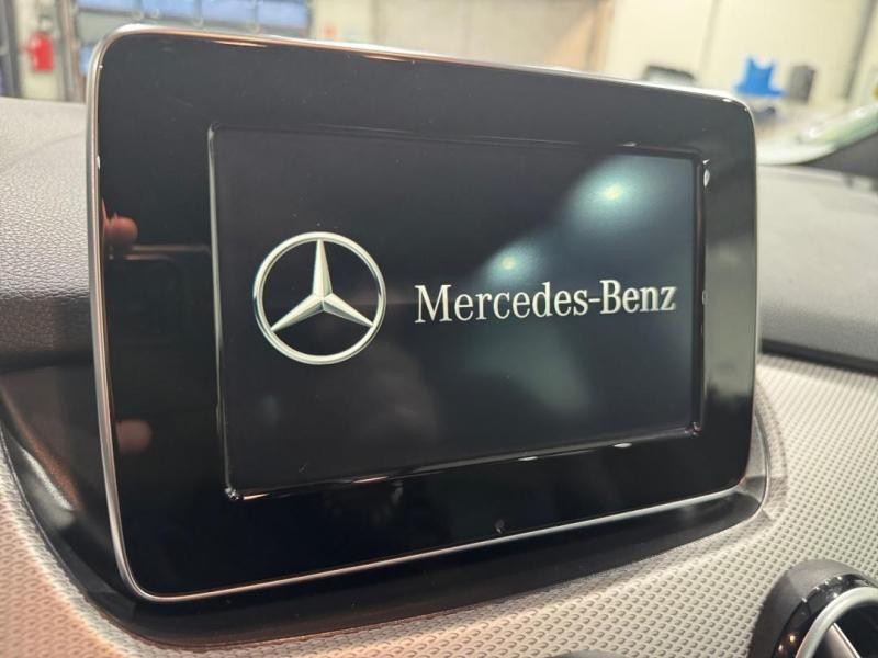 Occasion MERCEDES-BENZ Classe B 180 d 109ch Sensation 7G-DCT 2016 Bleu Cavansite 16170 € à Lesménils