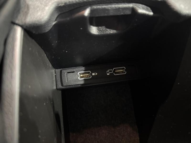 Occasion MERCEDES-BENZ Classe B 180 d 109ch Sensation 7G-DCT 2016 Bleu Cavansite 16170 € à Lesménils