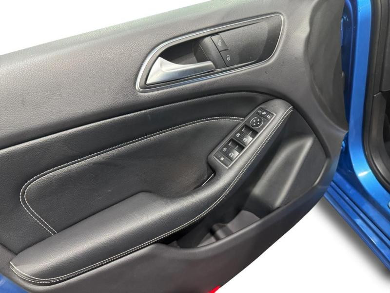 Occasion MERCEDES-BENZ Classe B 180 d 109ch Sensation 7G-DCT 2016 Bleu Cavansite 16170 € à Lesménils