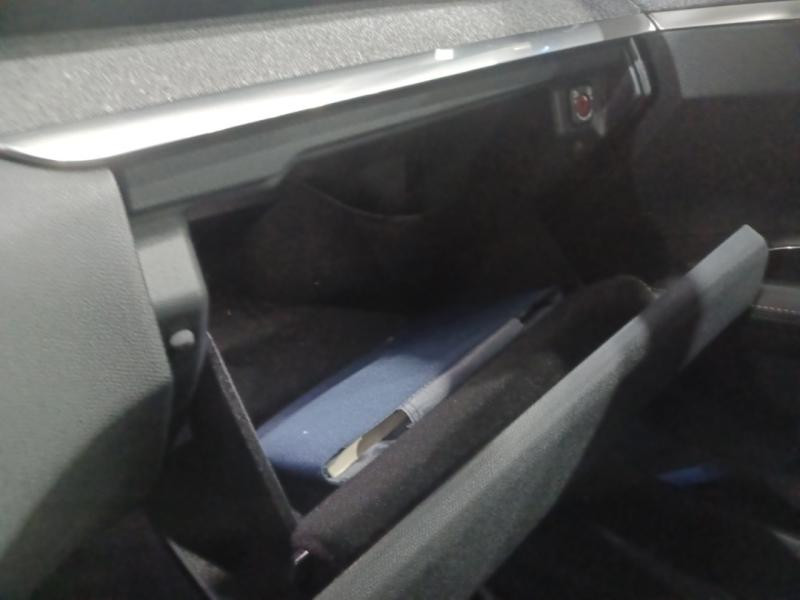 Used PEUGEOT 3008 1.2 PureTech 130ch Allure S&S 2016 Gris Amazonite (M) € 12790 in Lesménils