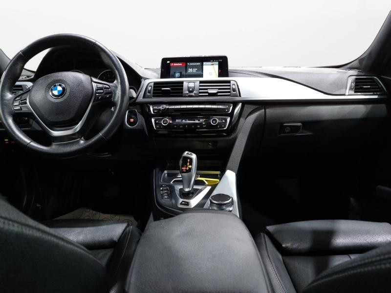 Occasion BMW Série 3 330eA 252ch Luxury 2018 Saphirschwarz 19990 € à Lesménils