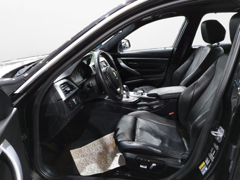 Occasion BMW Série 3 330eA 252ch Luxury 2018 Saphirschwarz 19990 € à Lesménils