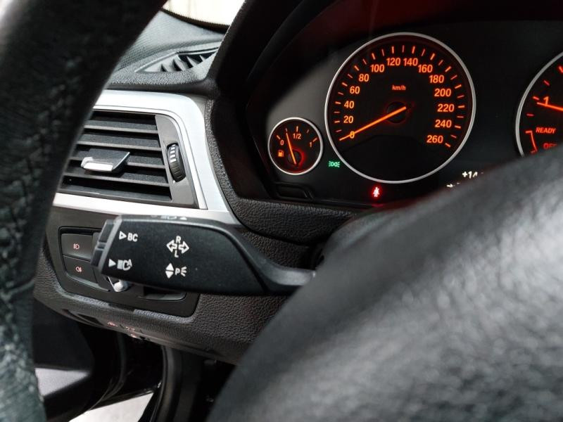 Occasion BMW Série 3 330eA 252ch Luxury 2018 Saphirschwarz 19990 € à Lesménils