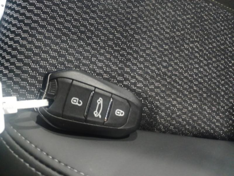 Used PEUGEOT 308 1.5 BlueHDi 130ch S&S GT EAT8 2024 Vert € 26490 in Lesménils