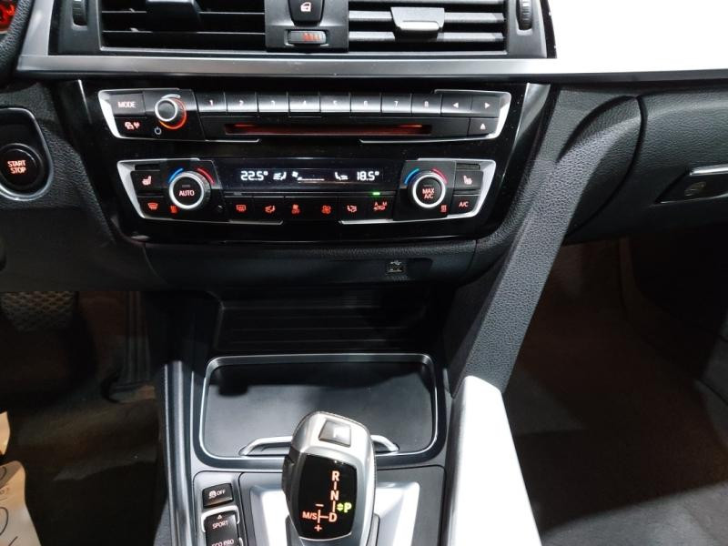 Occasion BMW Série 3 330eA 252ch Luxury 2018 Saphirschwarz 19990 € à Lesménils