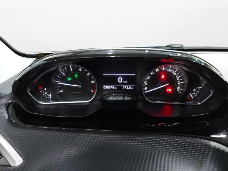 Occasion PEUGEOT 2008 1.2 PureTech 130ch Urban Cross S&S 2015 Blanc Banquise 9990 € à Lesménils