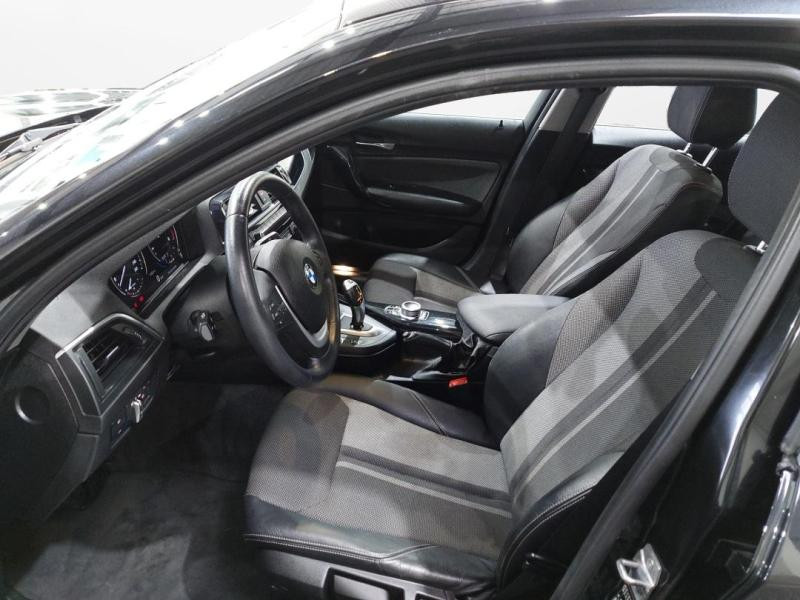 Occasion BMW Série 1 120dA xDrive 190ch UrbanChic 5p Euro6d-T 2019 Saphirschwarz 19490 € à Lesménils