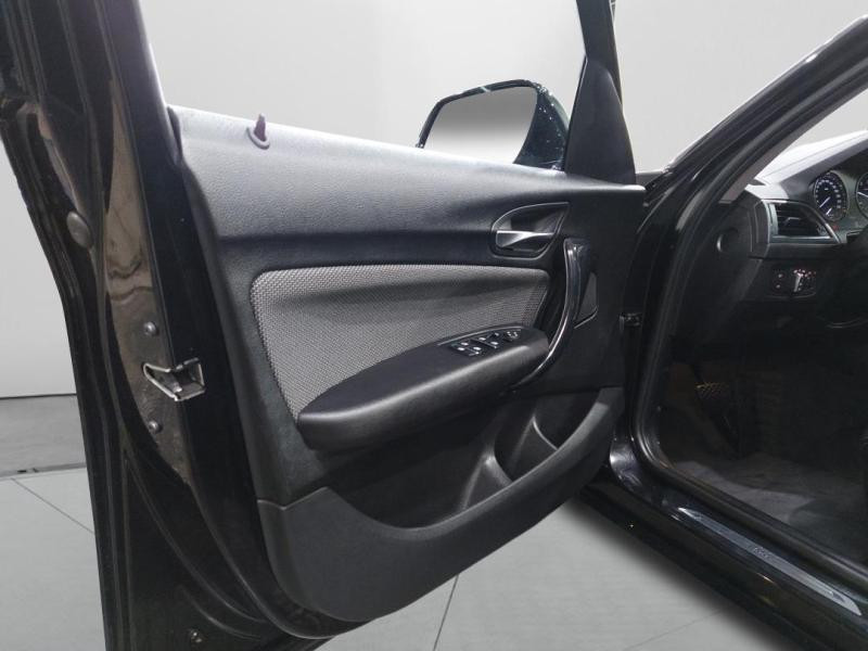 Occasion BMW Série 1 120dA xDrive 190ch UrbanChic 5p Euro6d-T 2019 Saphirschwarz 19490 € à Lesménils