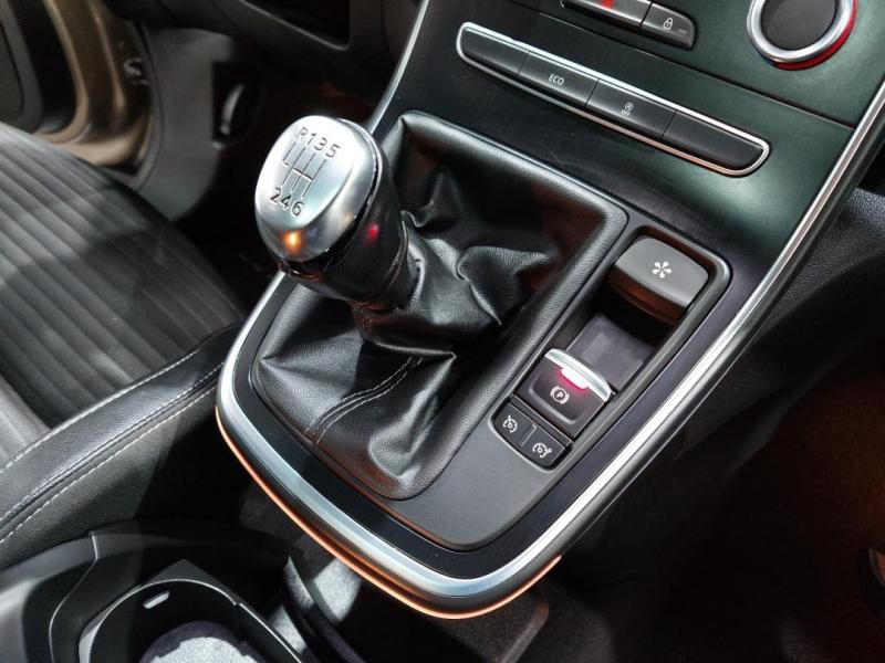 Occasion RENAULT Grand Scenic 1.3 TCe 140ch energy Business Intens 7 places 2018 Beige Dune 14490 € à Lesménils