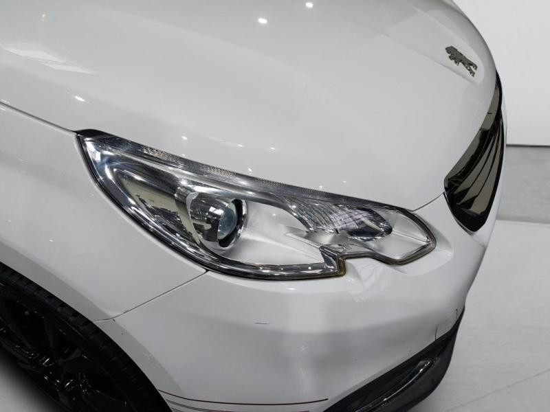 Occasion PEUGEOT 2008 1.2 PureTech 130ch Urban Cross S&S 2015 Blanc Banquise 9990 € à Lesménils