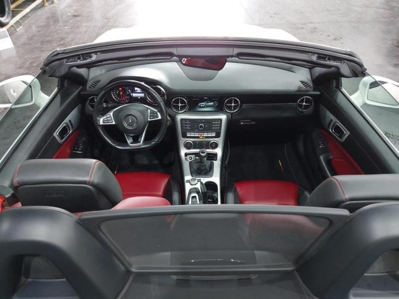 Used MERCEDES-BENZ SLC 180 156ch Executive 2018 Blanc diamant brillant € 20790 in Lesménils