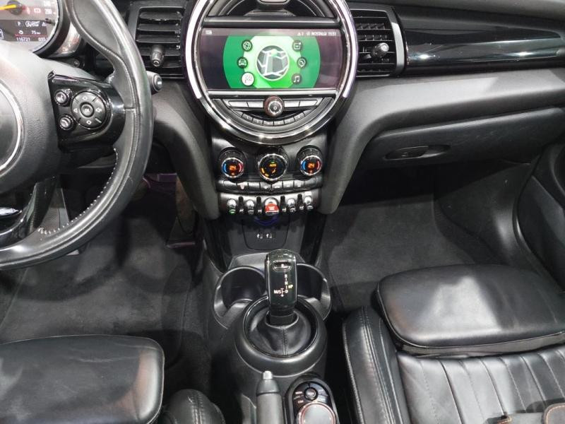 Occasion MINI Cabrio Cooper S 192ch Exquisite BVA7 Euro6d-T 2018 White Silver 18490 € à Lesménils