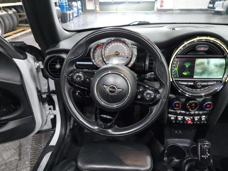 Occasion MINI Cabrio Cooper S 192ch Exquisite BVA7 Euro6d-T 2018 White Silver 18490 € à Lesménils