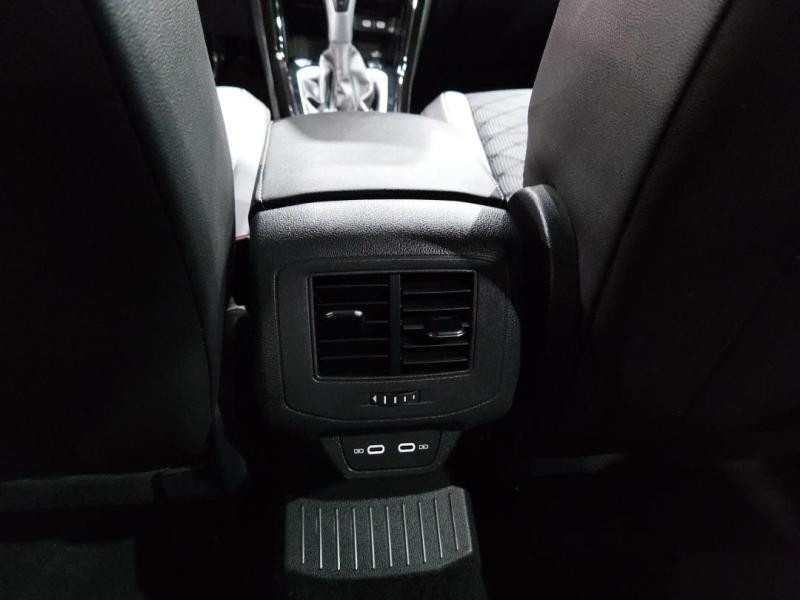 Occasion VOLKSWAGEN T-Roc 1.5 TSI EVO 150ch R-Line DSG7 2023 Noir Intense nacrée 28490 € à Lesménils