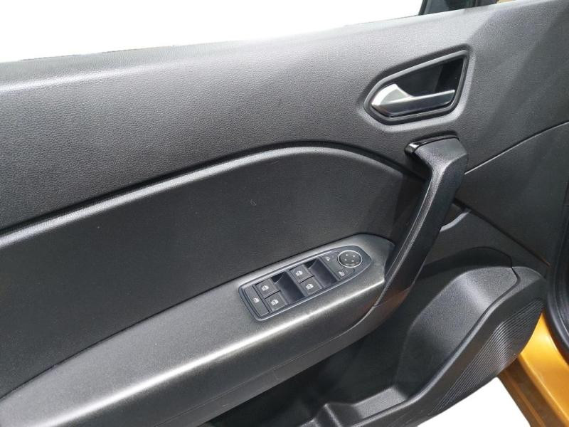 Used RENAULT Captur 1.0 TCe 90ch Zen -21 2021 Orange Atacama € 11990 in Lesménils