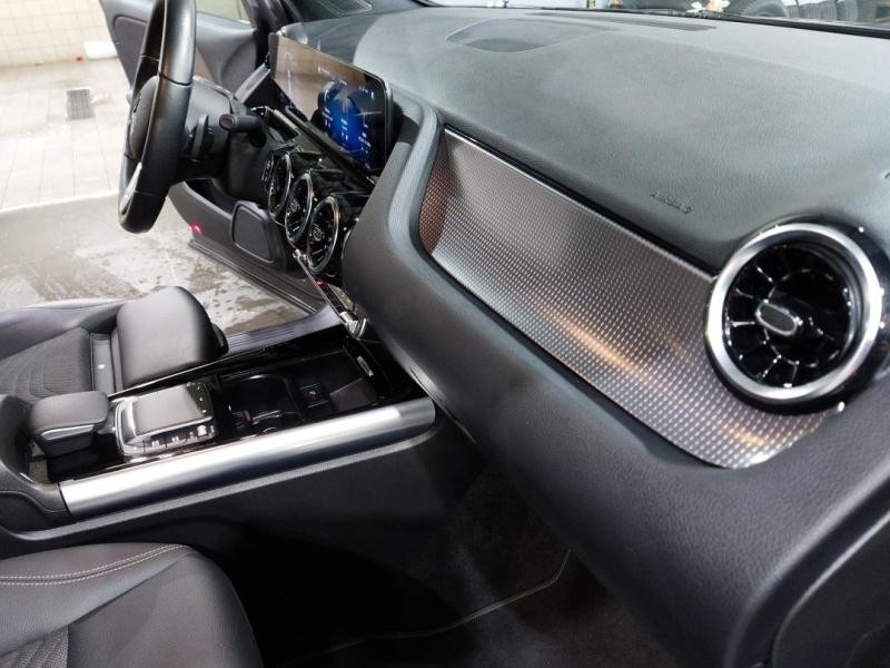 Used MERCEDES-BENZ GLA 200 d 150ch Progressive Line 8G-DCT 2023 Gris montagne métallisé € 34490 in Lesménils