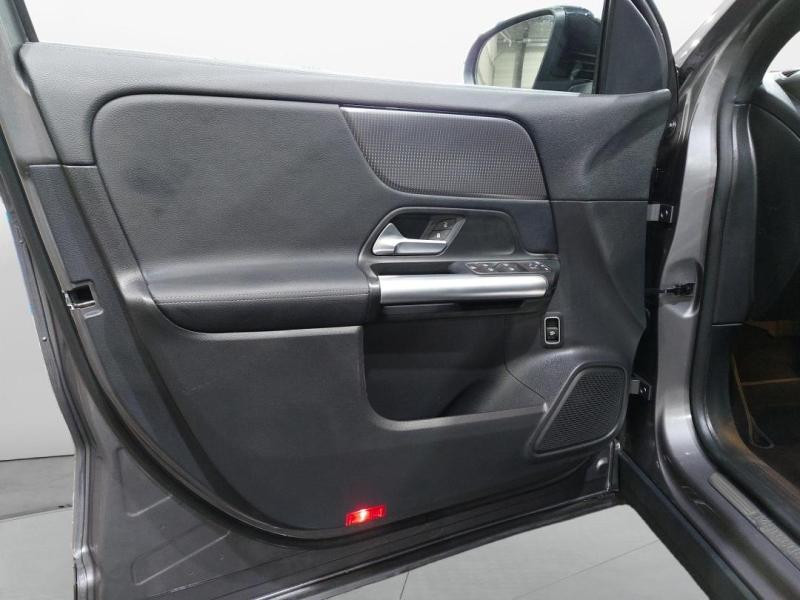 Used MERCEDES-BENZ GLA 200 d 150ch Progressive Line 8G-DCT 2023 Gris montagne métallisé € 34490 in Lesménils