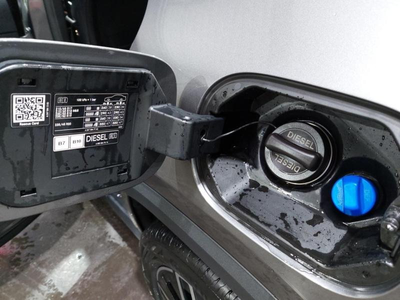 Used MERCEDES-BENZ GLA 200 d 150ch Progressive Line 8G-DCT 2023 Gris montagne métallisé € 34490 in Lesménils