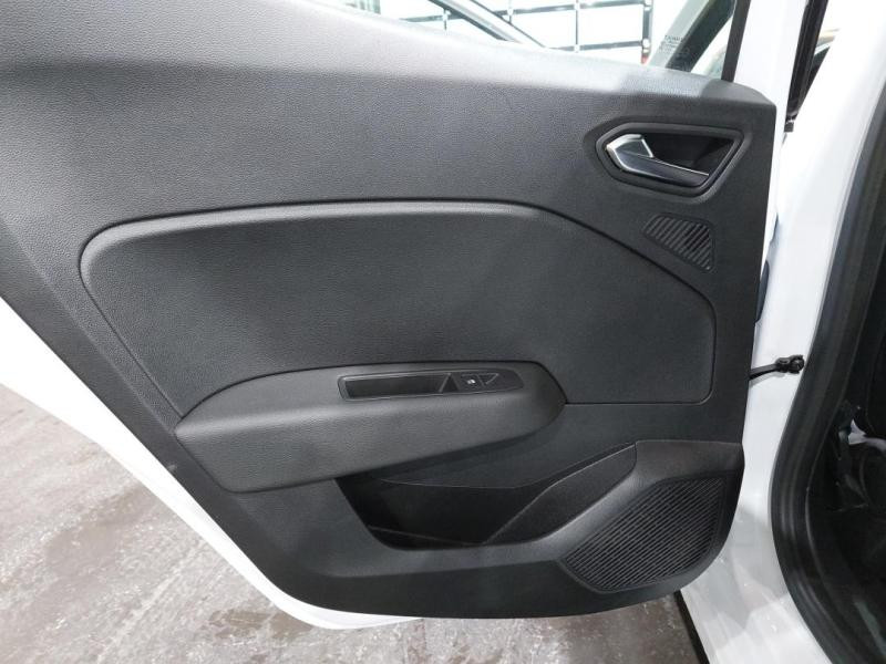 Used RENAULT Clio 1.0 TCe 90ch Intens -21N 2022 Blanc Quartz € 14990 in Lesménils