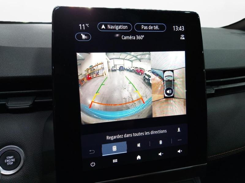 Used RENAULT Clio 1.6 E-Tech 140ch Initiale Paris -21 2021 Bleu Celadon € 17490 in Lesménils