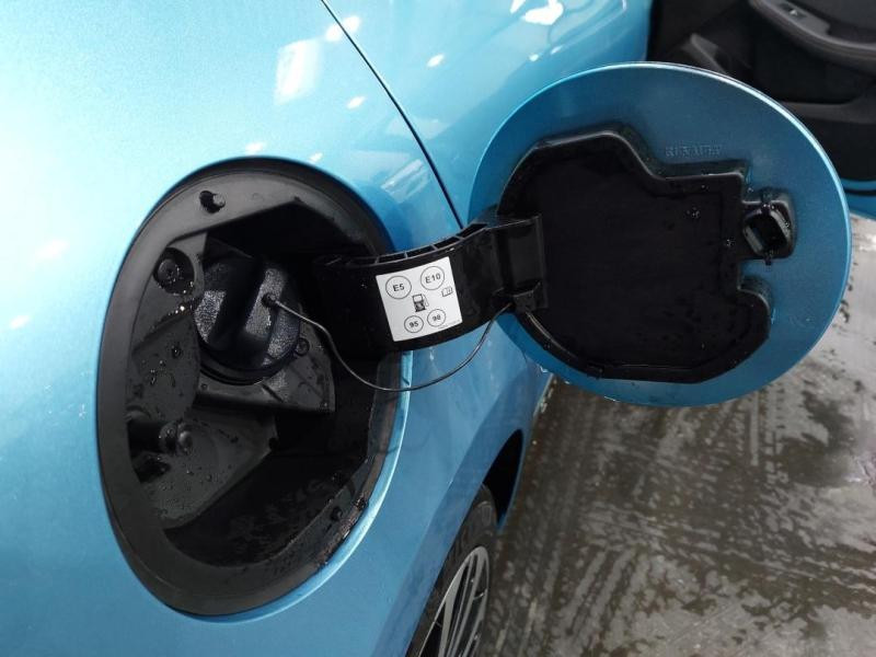 Used RENAULT Clio 1.6 E-Tech 140ch Initiale Paris -21 2021 Bleu Celadon € 17490 in Lesménils