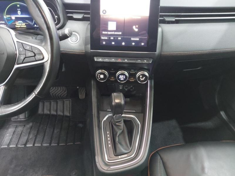 Used RENAULT Clio 1.6 E-Tech 140ch Initiale Paris -21 2021 Bleu Celadon € 17490 in Lesménils