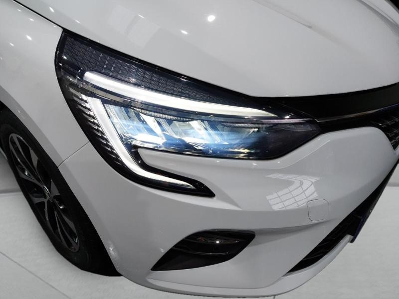 Used RENAULT Clio 1.0 TCe 90ch Intens -21N 2022 Blanc Quartz € 14990 in Lesménils