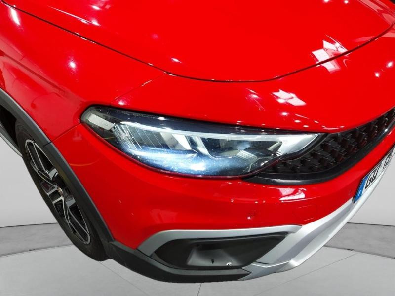 Occasion FIAT Tipo Cross SW 1.5 FireFly Turbo 130ch S/S (RED) Hybrid DCT7 MY22 2023 Rouge Passione Pastel 14490 € à Lesménils