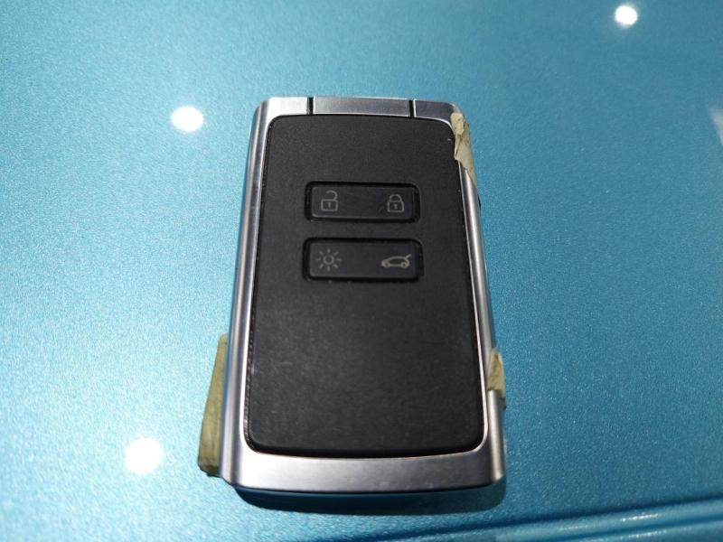 Used RENAULT Clio 1.6 E-Tech 140ch Initiale Paris -21 2021 Bleu Celadon € 17490 in Lesménils