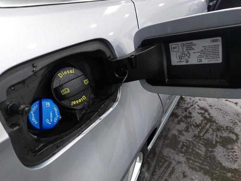 Used AUDI A3 Sportback 35 TDI 150ch S line S tronic 7 Euro6d-T 2019 Gris € 21490 in Lesménils