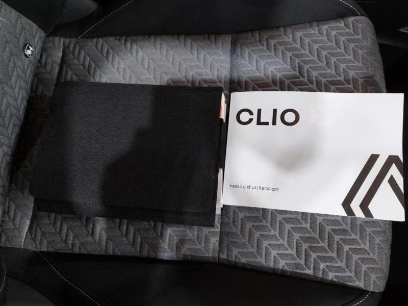 Used RENAULT Clio 1.0 TCe 90ch Evolution 2023 Gris Platine € 15390 in Lesménils