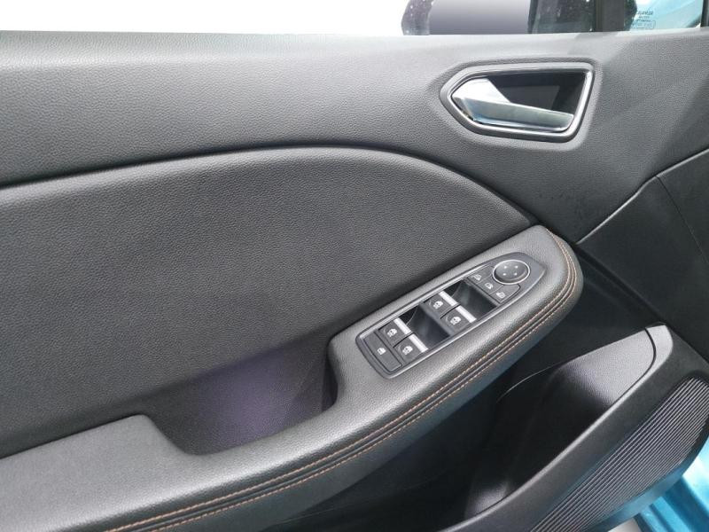 Used RENAULT Clio 1.6 E-Tech 140ch Initiale Paris -21 2021 Bleu Celadon € 17490 in Lesménils