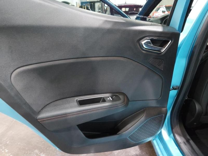 Used RENAULT Clio 1.6 E-Tech 140ch Initiale Paris -21 2021 Bleu Celadon € 17490 in Lesménils