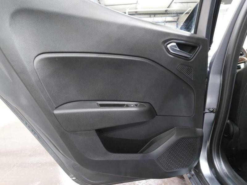 Used RENAULT Clio 1.0 TCe 90ch Evolution 2023 Gris Platine € 15390 in Lesménils