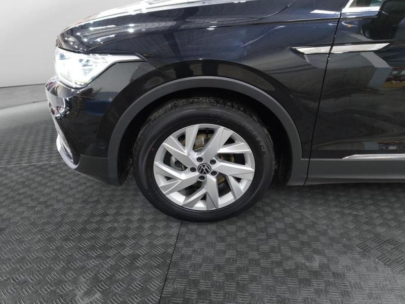 Occasion VOLKSWAGEN Tiguan 2.0 TDI 150ch Elegance DSG7 2022 Noir Intense nacrée 27390 € à Lesménils
