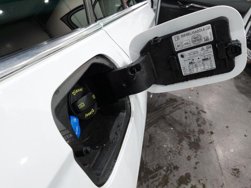 Occasion SKODA Octavia Combi 2.0 TDI 150ch Style DSG7 2022 Blanc Cristal spéciale 21590 € à Lesménils