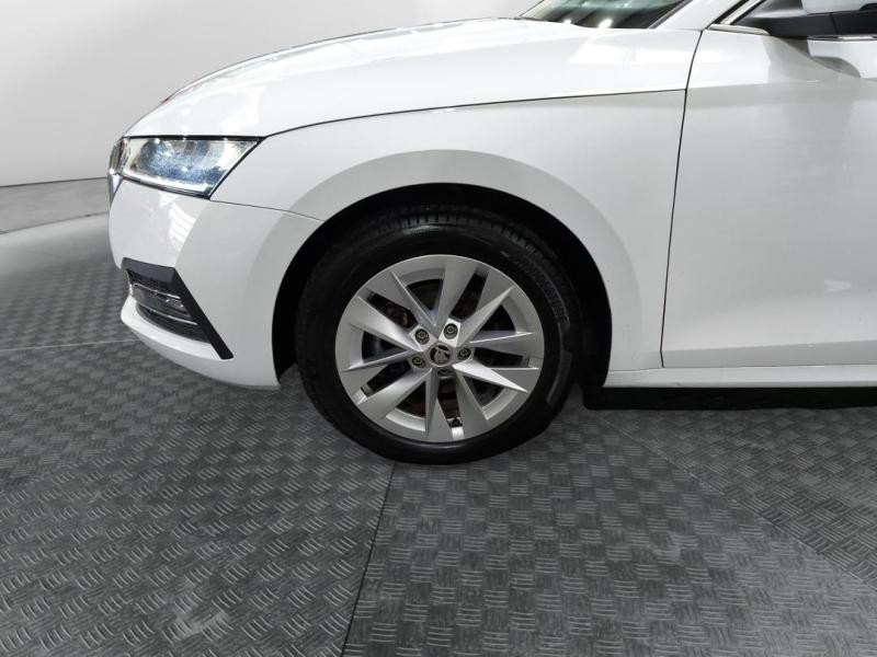 Occasion SKODA Octavia Combi 2.0 TDI 150ch Style DSG7 2022 Blanc Cristal spéciale 21590 € à Lesménils
