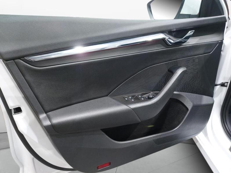 Occasion SKODA Octavia Combi 2.0 TDI 150ch Style DSG7 2022 Blanc Cristal spéciale 21590 € à Lesménils